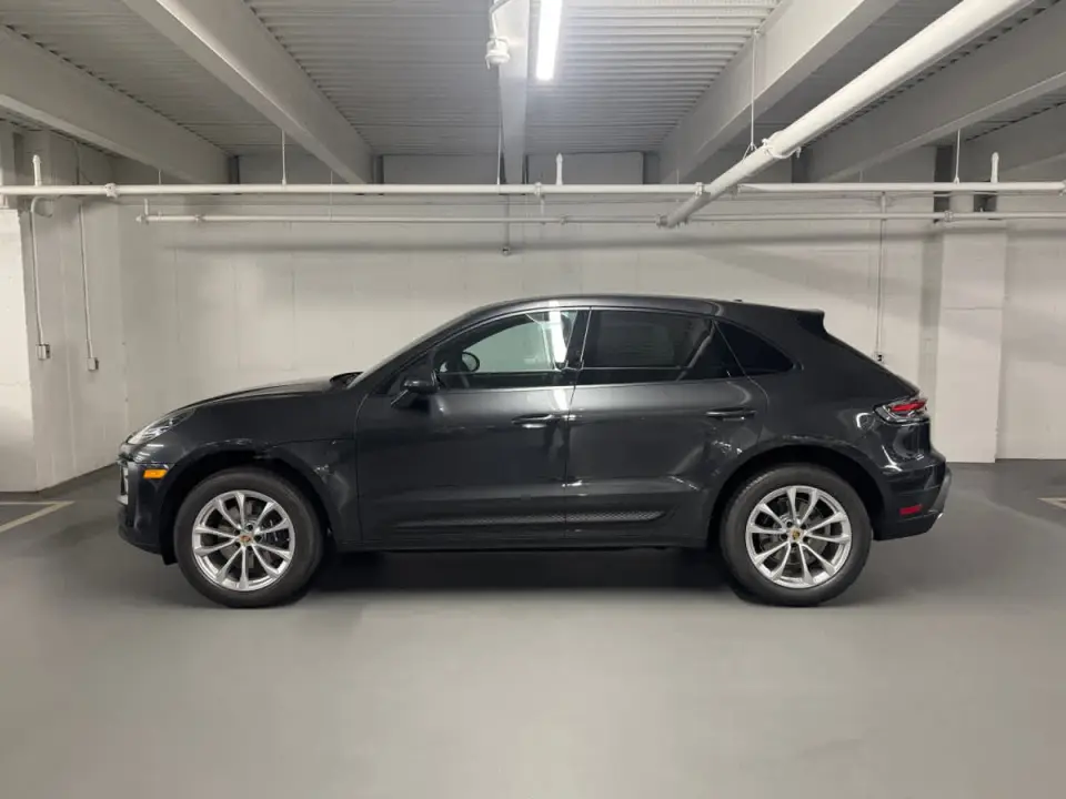 2026 Porsche Macan T - Photo 15