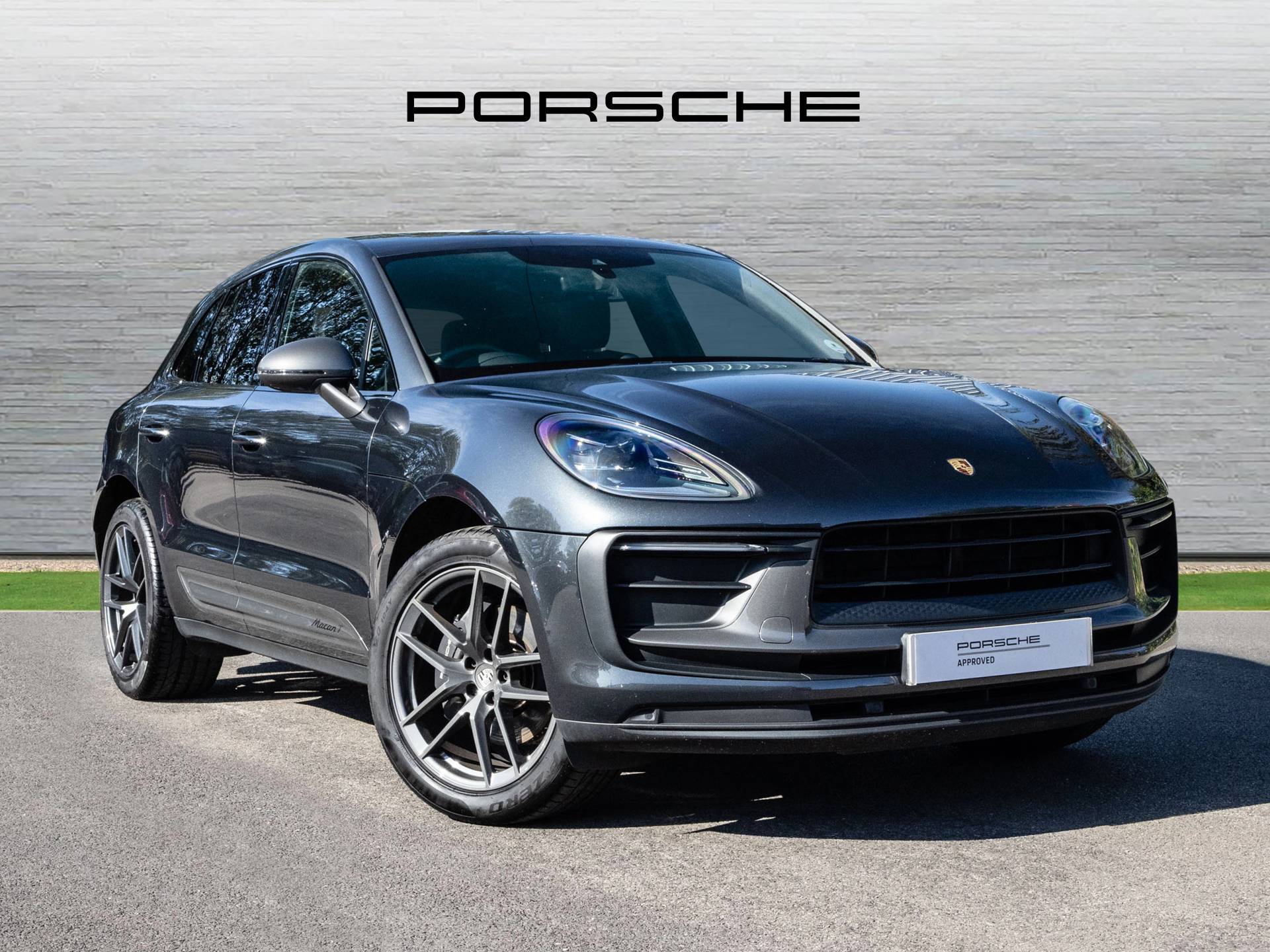 Macan T, photo 1 of 47