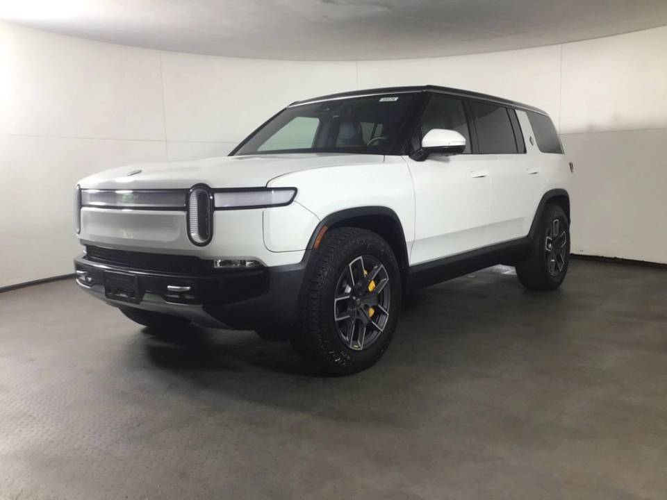 2023 Rivian R1S Adventure