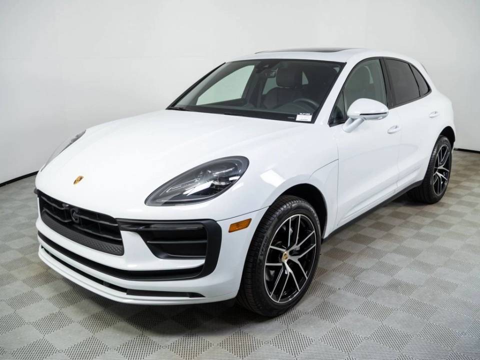2025 Porsche Macan Base