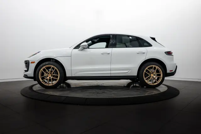 2025 Porsche Macan Base - Photo 14