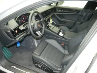 2026 Porsche Panamera GTS - Photo 37