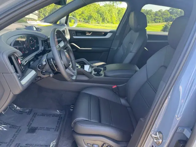 2025 Porsche Cayenne S E-Hybrid - Photo 38