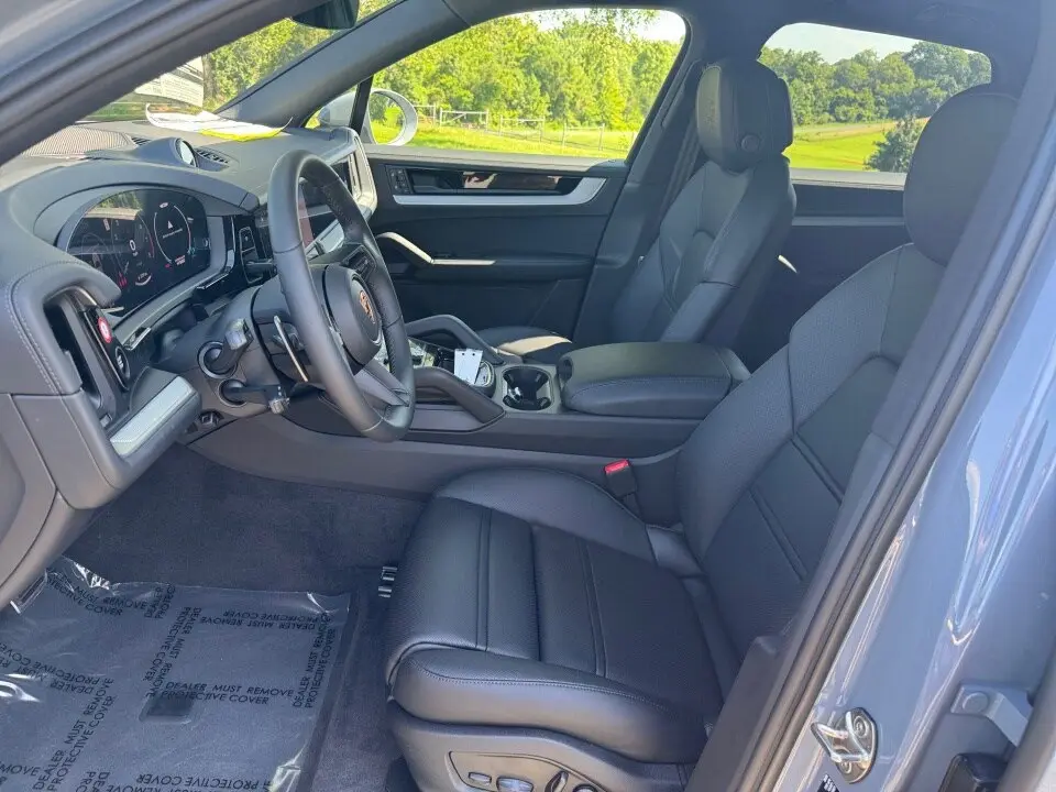 2025 Porsche Cayenne S E-Hybrid - Photo 39