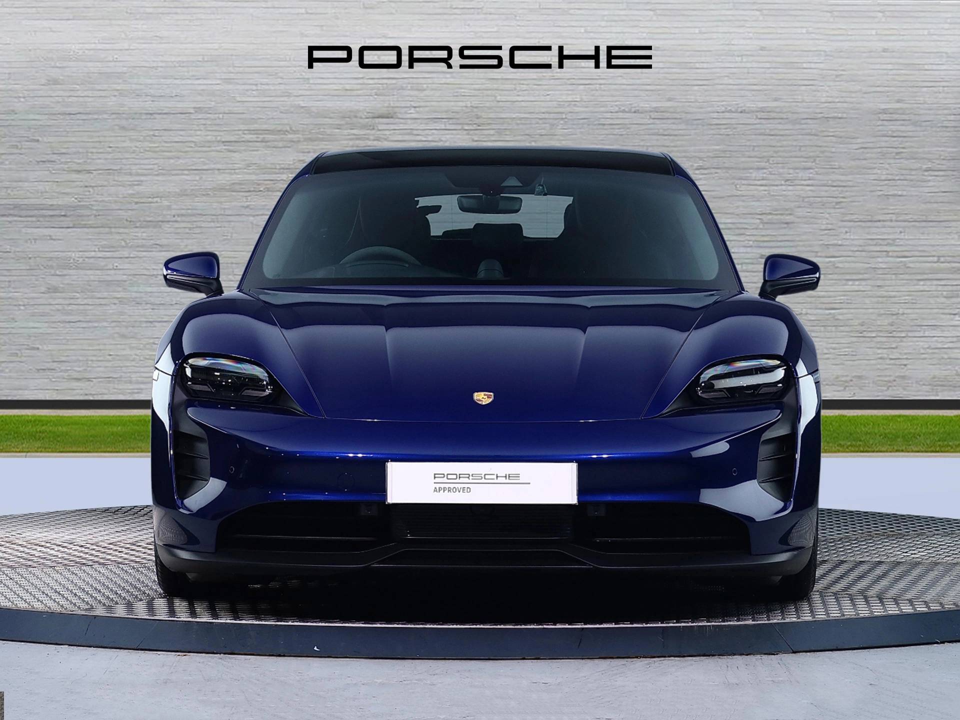 Taycan GTS Sport Turismo, photo 2 of 43