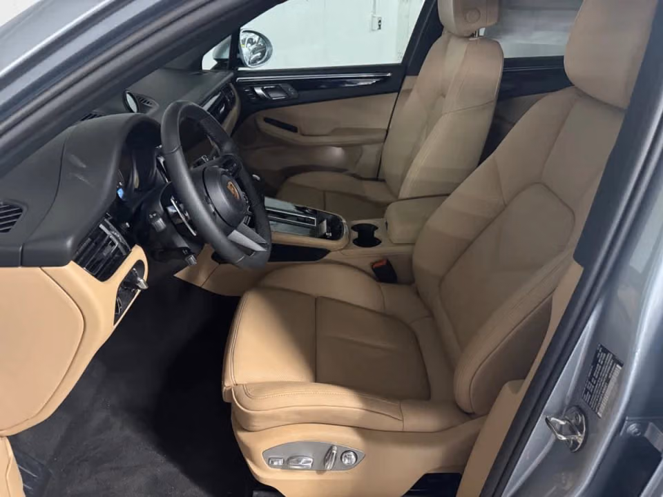2026 Porsche Macan T - Photo 35