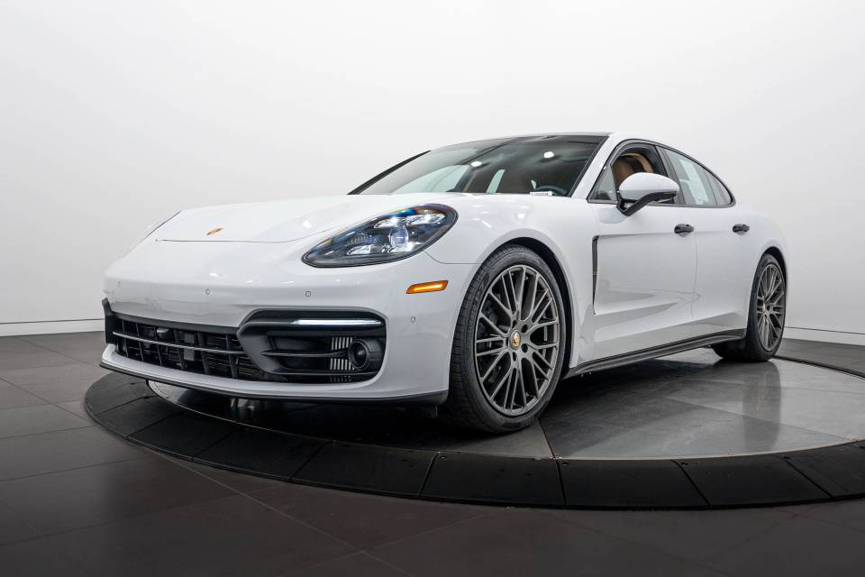 2022 Porsche Panamera