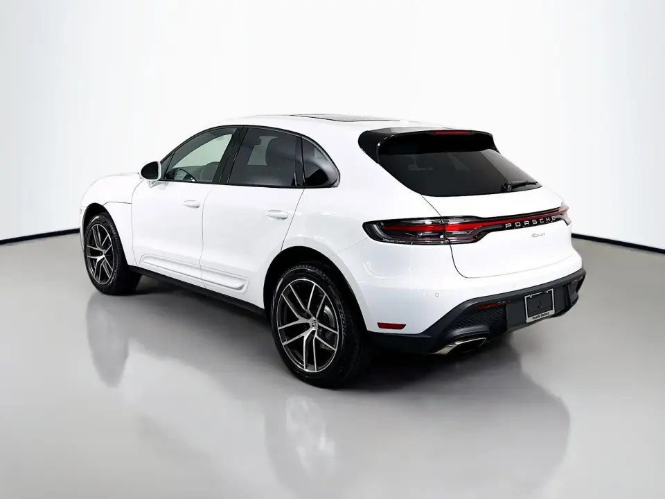 2026 Porsche Macan T - Photo 23