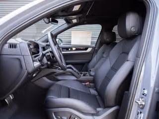 2026 Porsche Cayenne S E-Hybrid - Photo 33