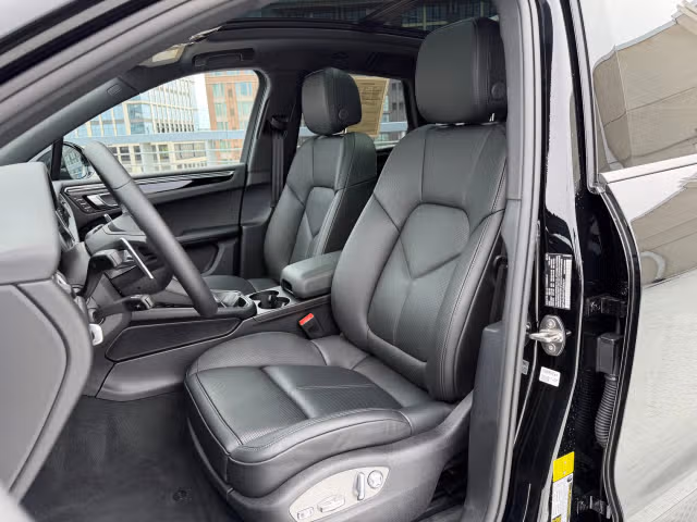 2026 Porsche Macan - Photo 34