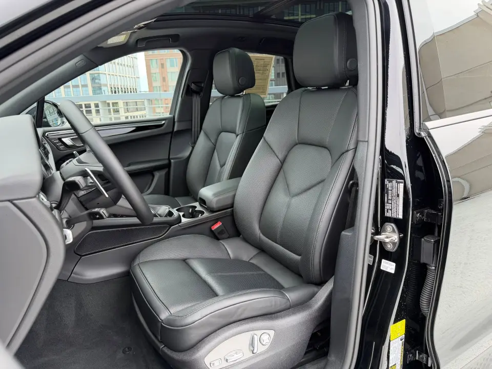 2026 Porsche Macan - Photo 39