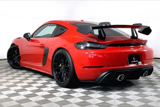 2025 Porsche 718 GT4 RS - Photo 23