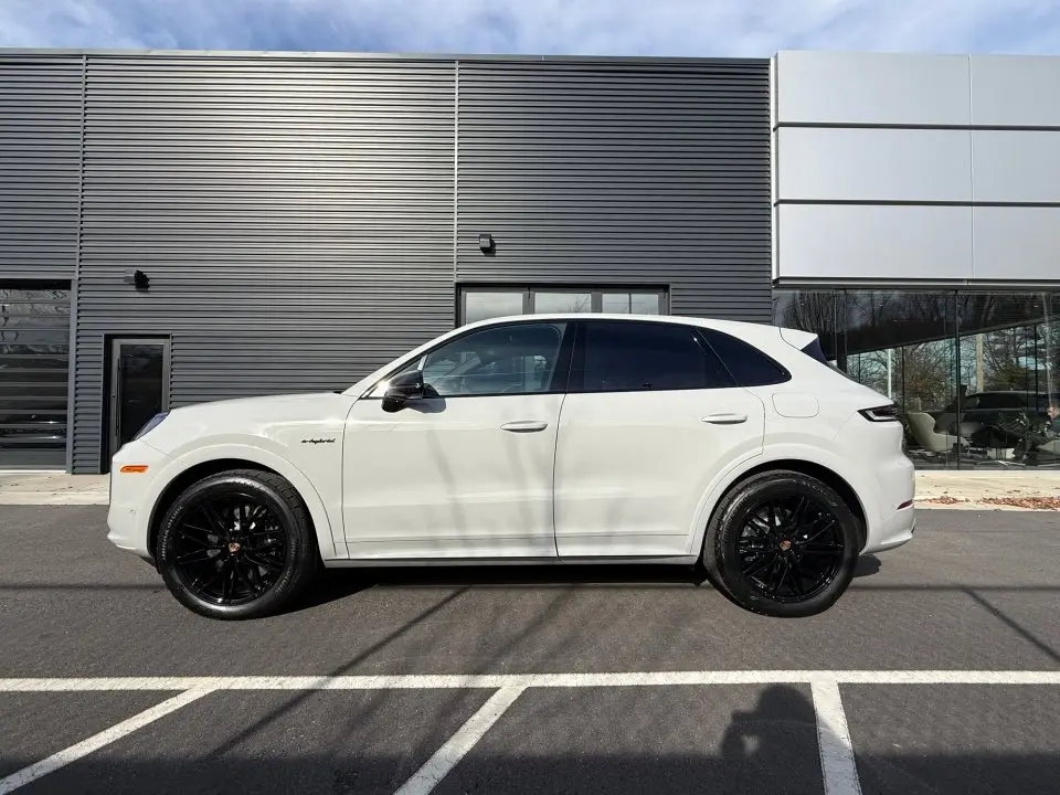 2026 Porsche Cayenne E-Hybrid - Photo 16