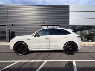 2026 Porsche Cayenne E-Hybrid - Photo 9