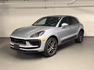2025 Porsche Macan's photo
