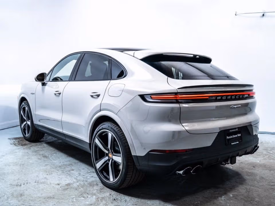 2026 Porsche Cayenne Coup E-Hybrid - Photo 19