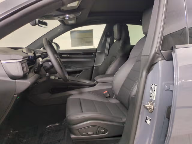 2026 Porsche Macan Base - Photo 34