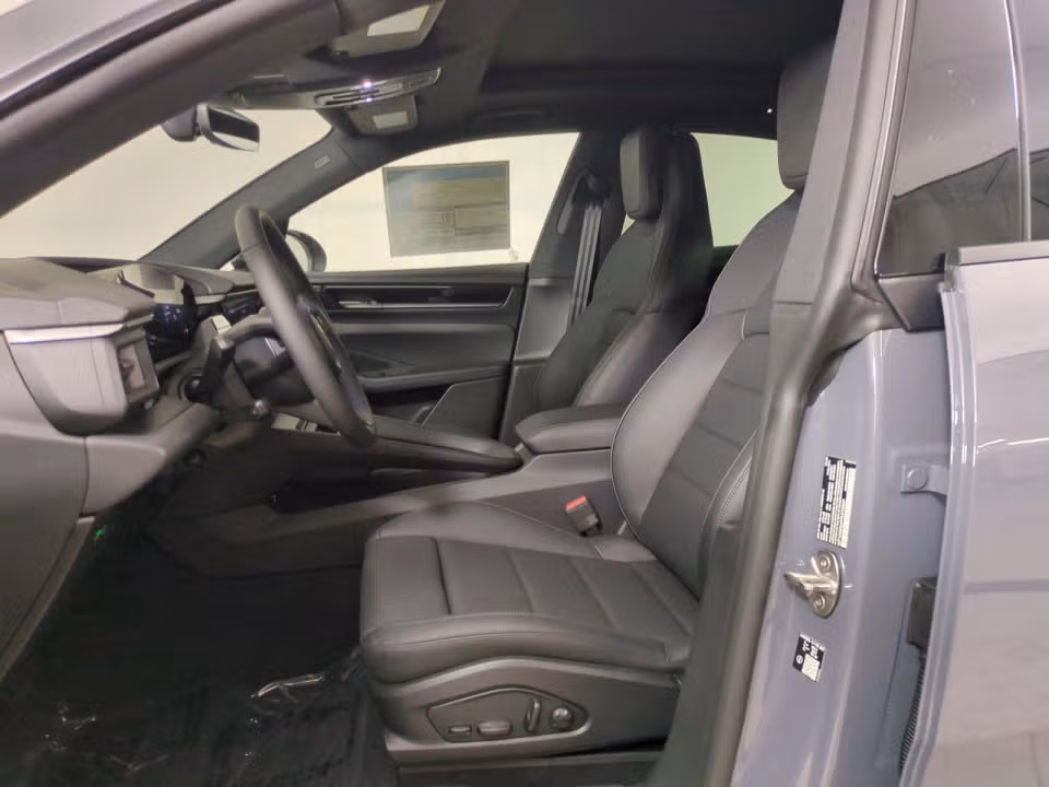 2026 Porsche Macan Base - Photo 35