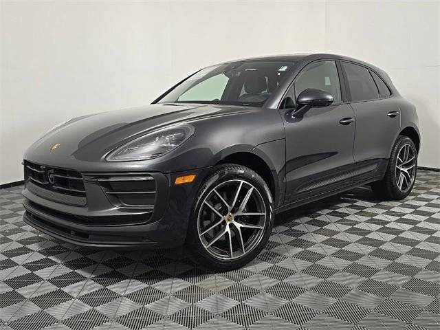 2025 Porsche Macan Base
