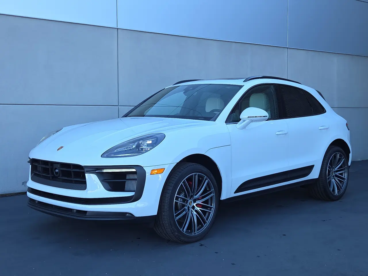 2025 Porsche Macan S - Photo 8