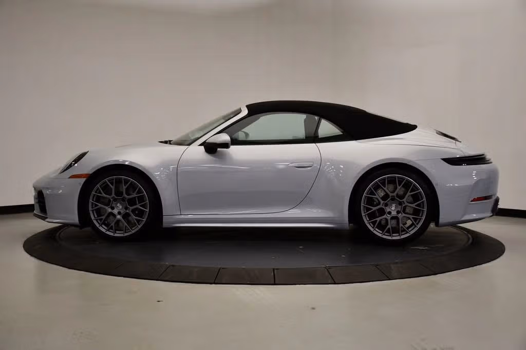2026 Porsche 911 S - Photo 12