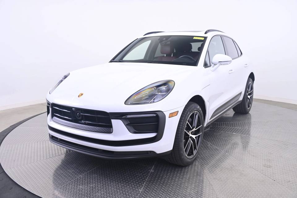 2022 Porsche Macan