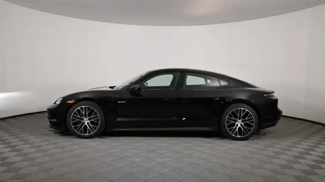 2025 Porsche Taycan Base - Photo 14