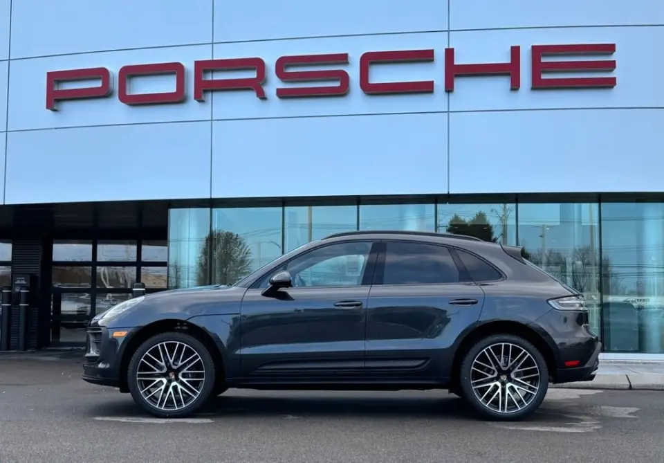 2026 Porsche Macan T - Photo 15