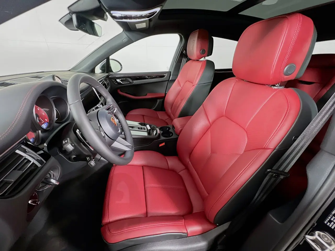 2026 Porsche Macan S - Photo 40