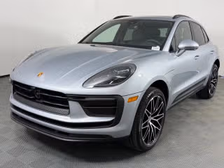 2026 Porsche Macan -'s photo