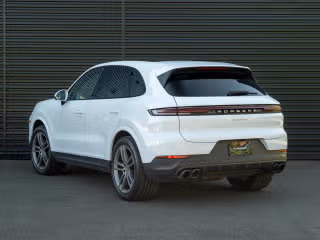 2024 Porsche Cayenne Base - Photo 17