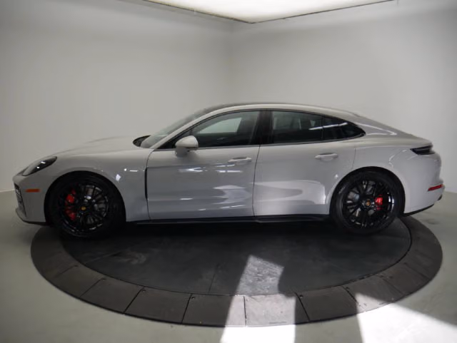 2026 Porsche Panamera GTS - Photo 10