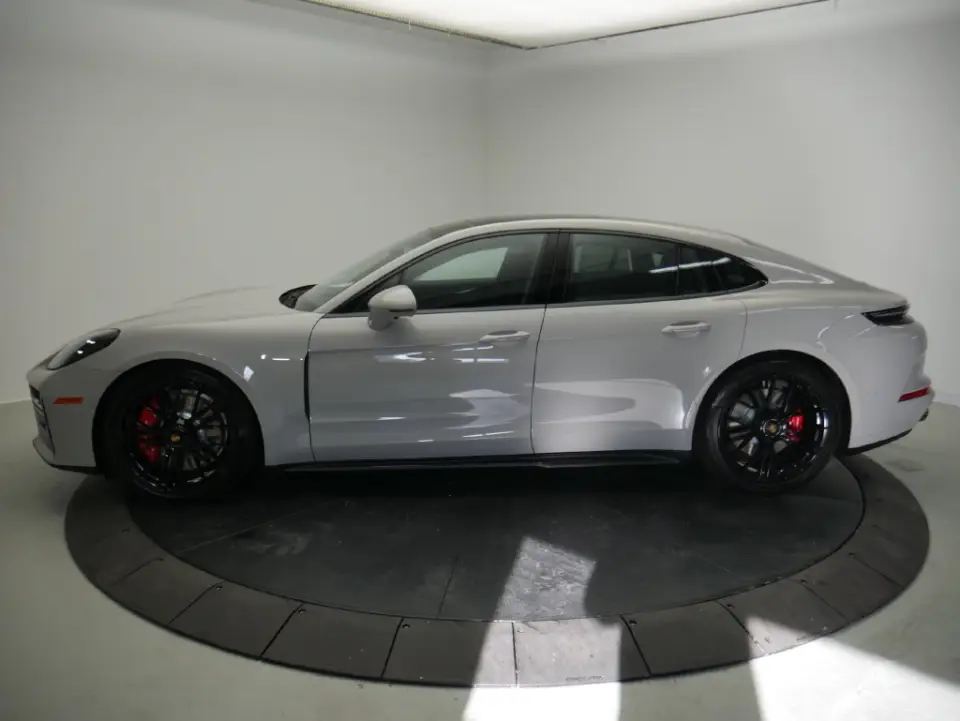 2026 Porsche Panamera GTS - Photo 15