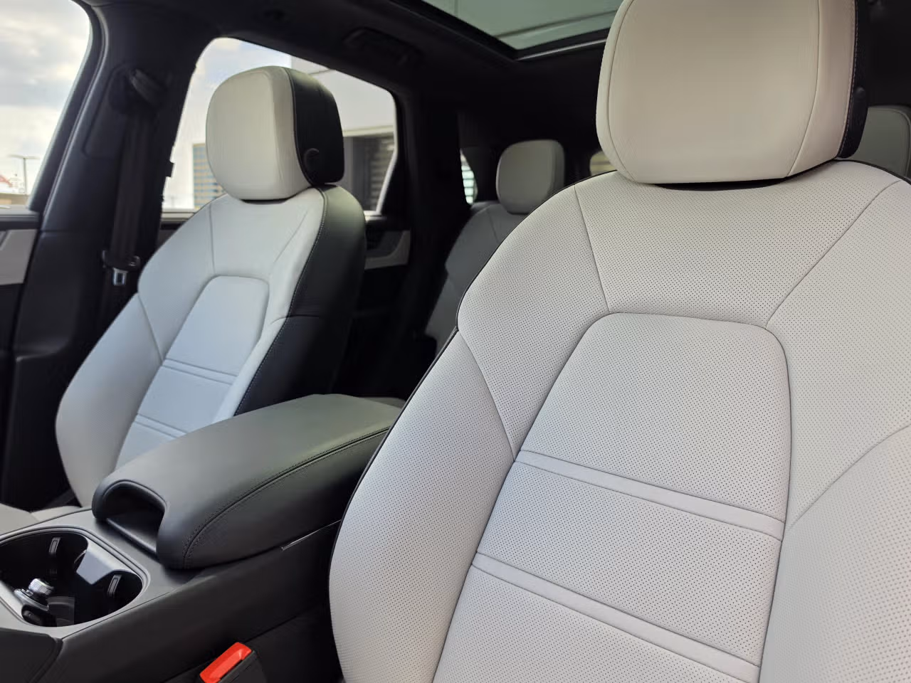 2026 Porsche Cayenne S E-Hybrid - Photo 36