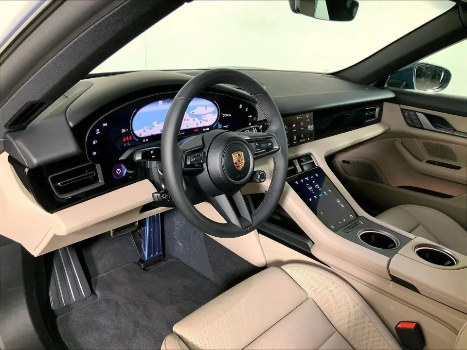2025 Porsche Taycan Base - Photo 31