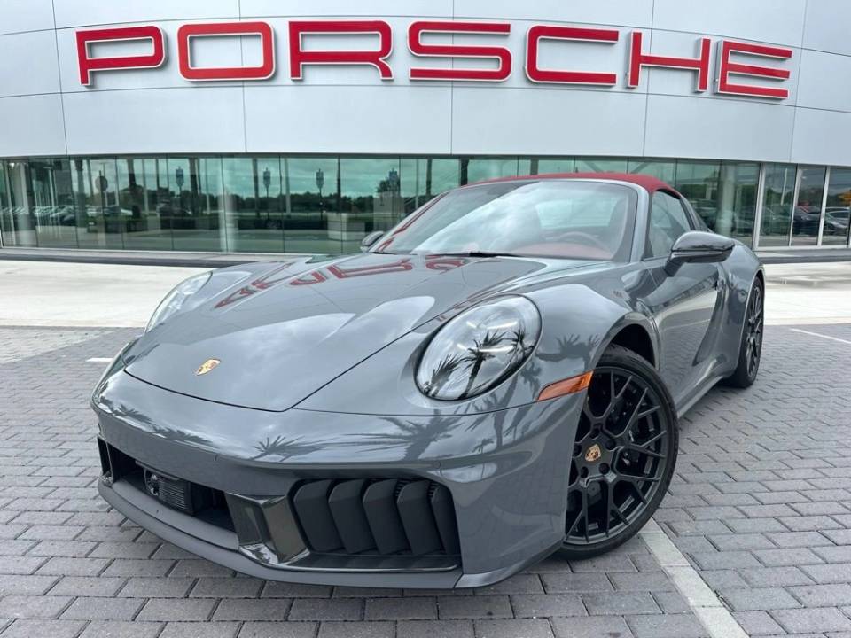 2025 Porsche 911 GTS