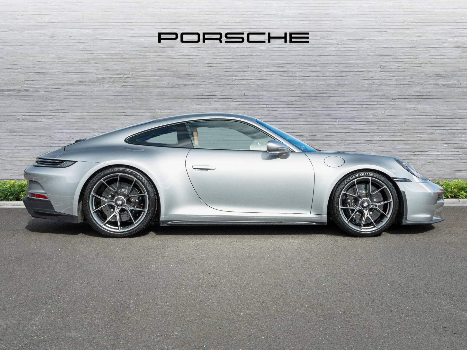 911 GT3 Touring, photo 2 of 50