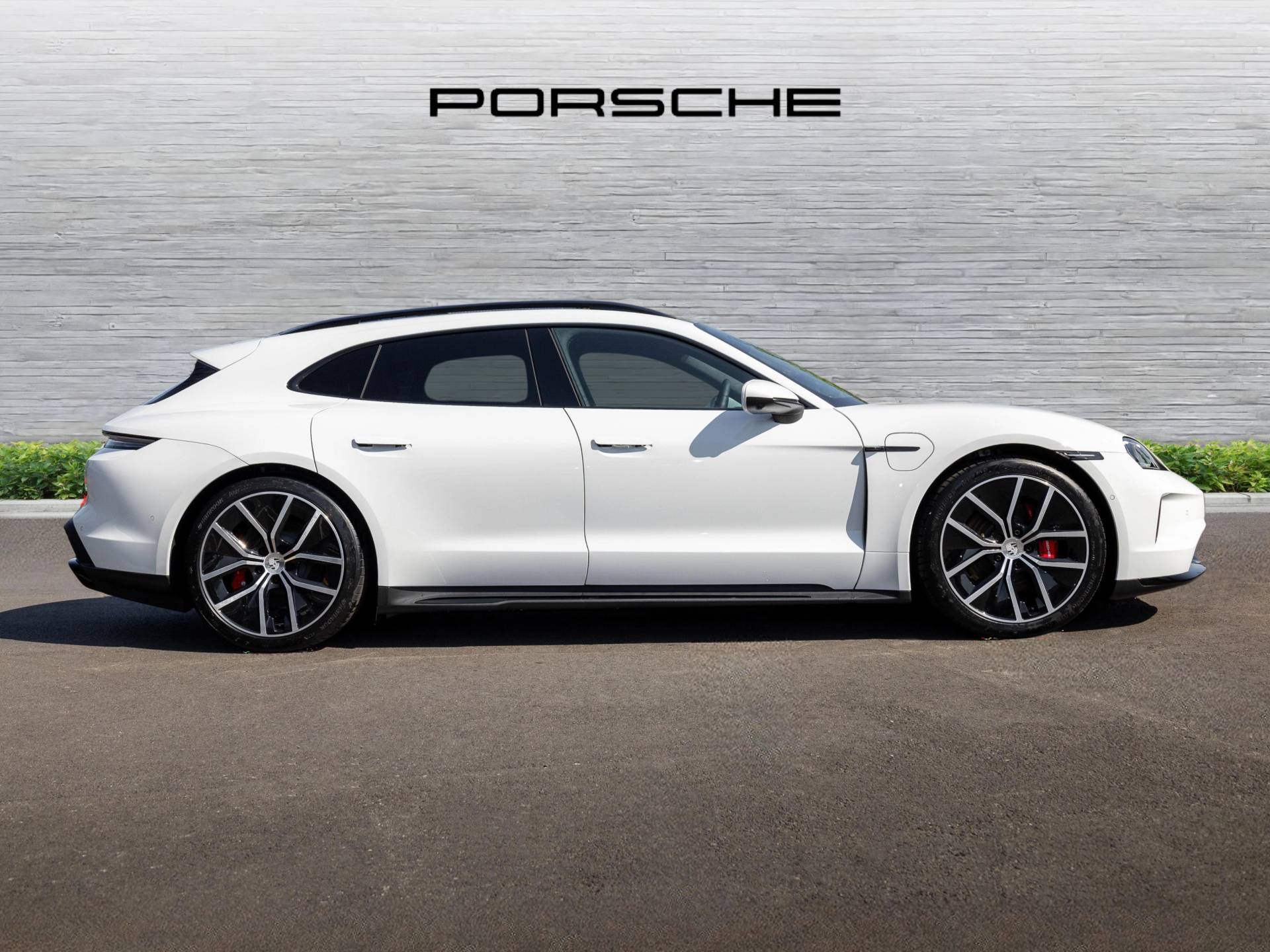 Taycan 4S Sport Turismo, photo 2 of 57