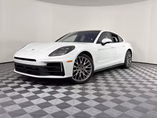 2024 Porsche Panamera 4's photo