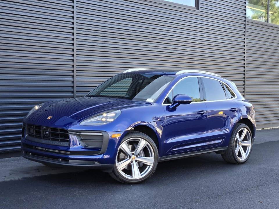 2025 Porsche Macan T