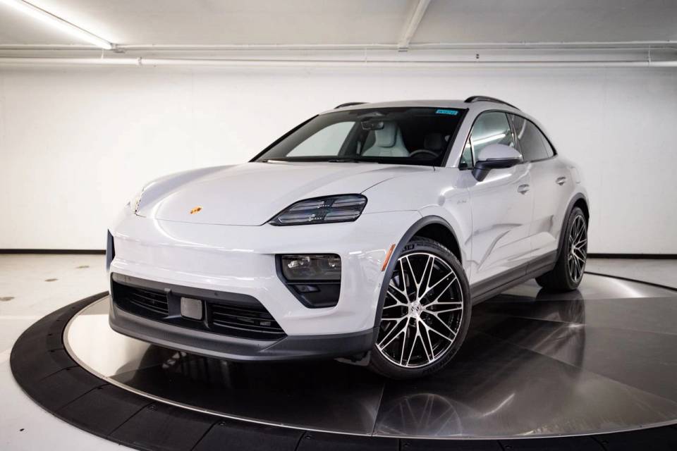 2026 Porsche Macan
