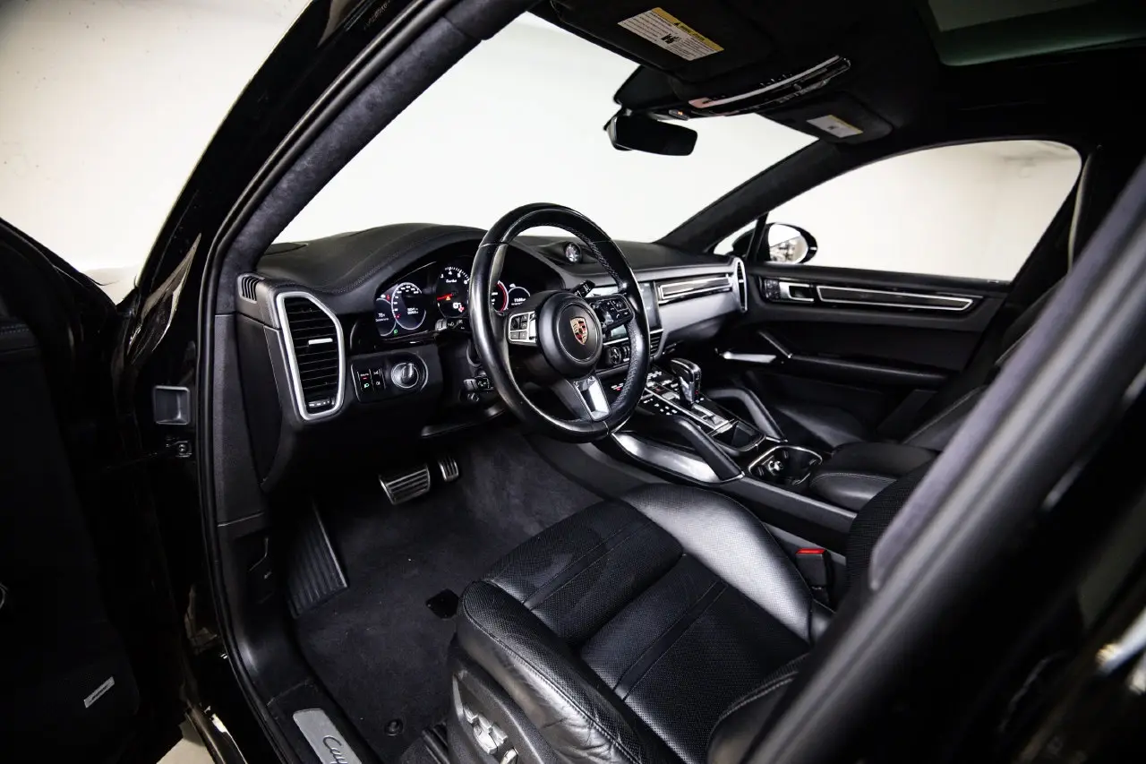 2020 Porsche Cayenne Turbo Coupe, photo 32