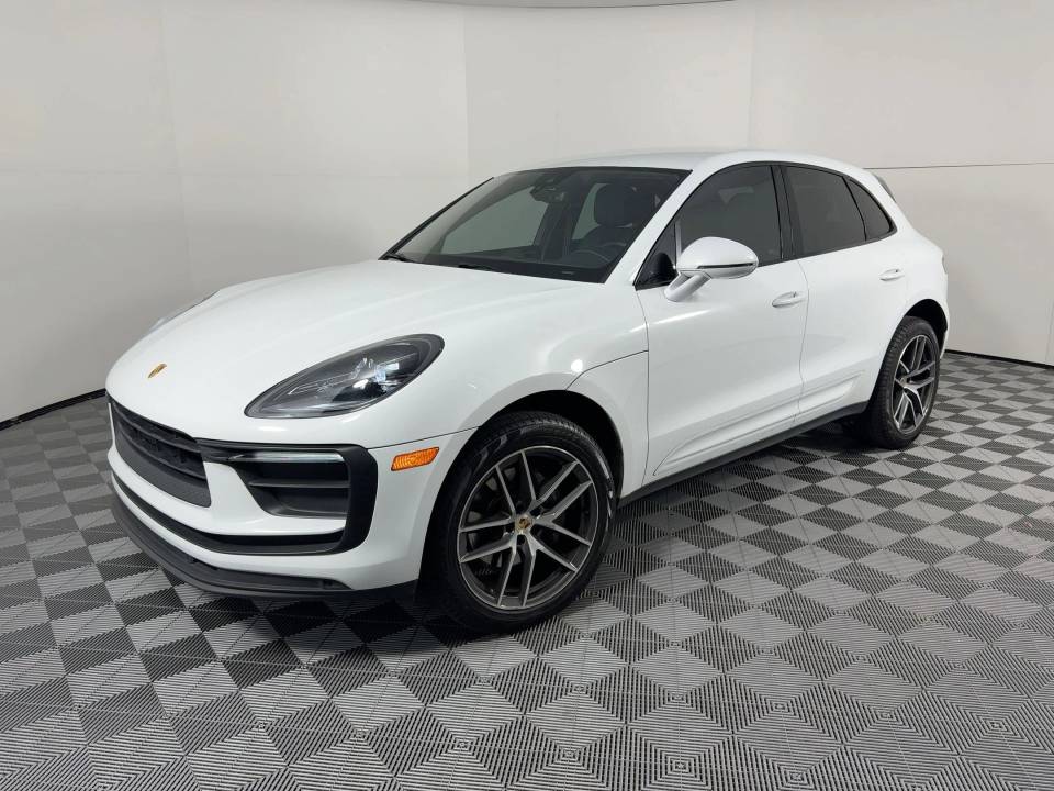 2022 Porsche Macan Base