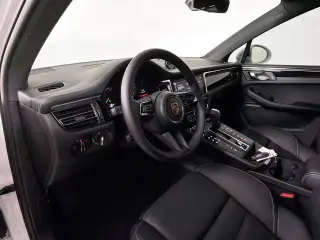 2025 Porsche Macan S - Photo 29