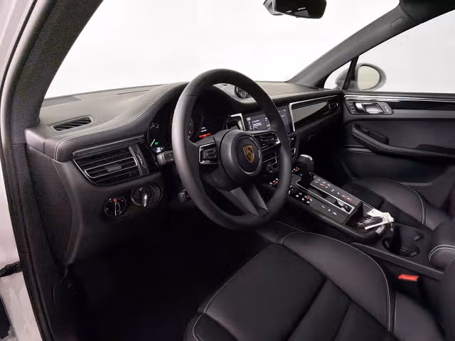 2025 Porsche Macan S - Photo 26