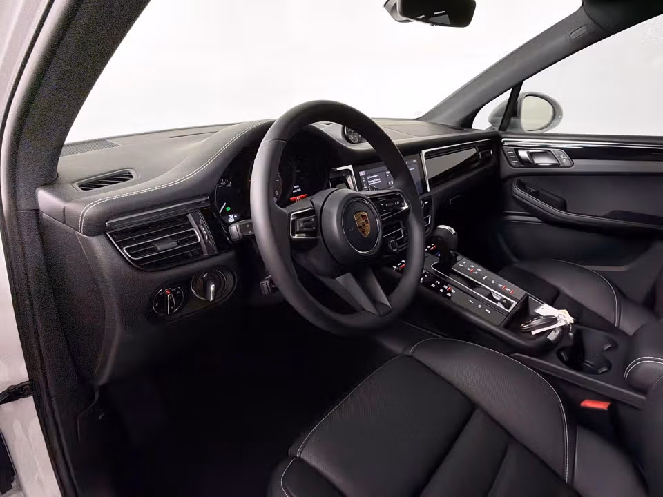 2025 Porsche Macan S - Photo 27