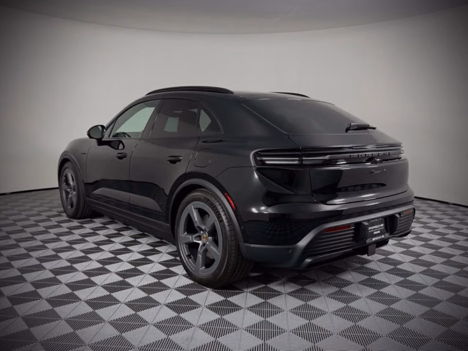 2025 Porsche Macan Base - Photo 19