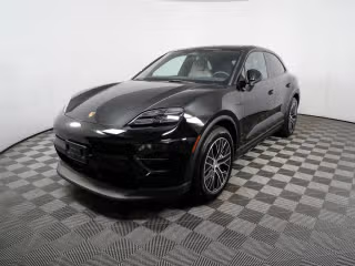 2025 Porsche Macan Macan Electric's photo