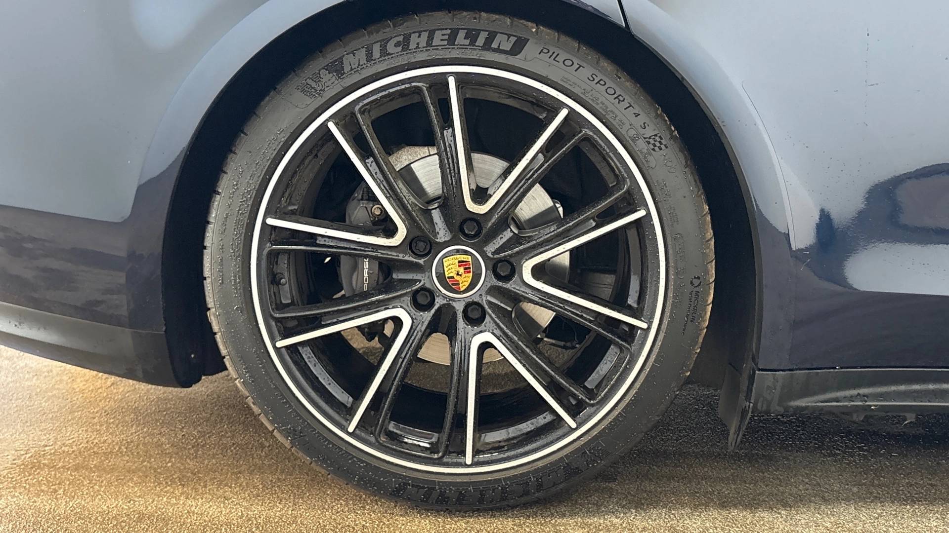 Panamera 4, photo 8 of 8