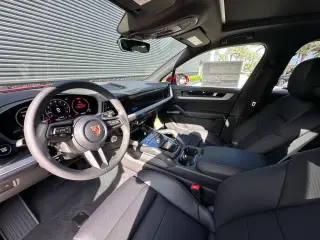 2026 Porsche Cayenne Base - Photo 29